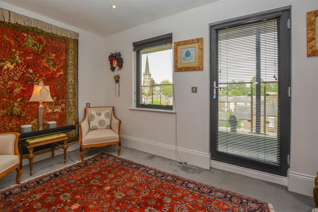 Additional image 6 of 2 bed flat for saleNew Road, Brentwood CM14