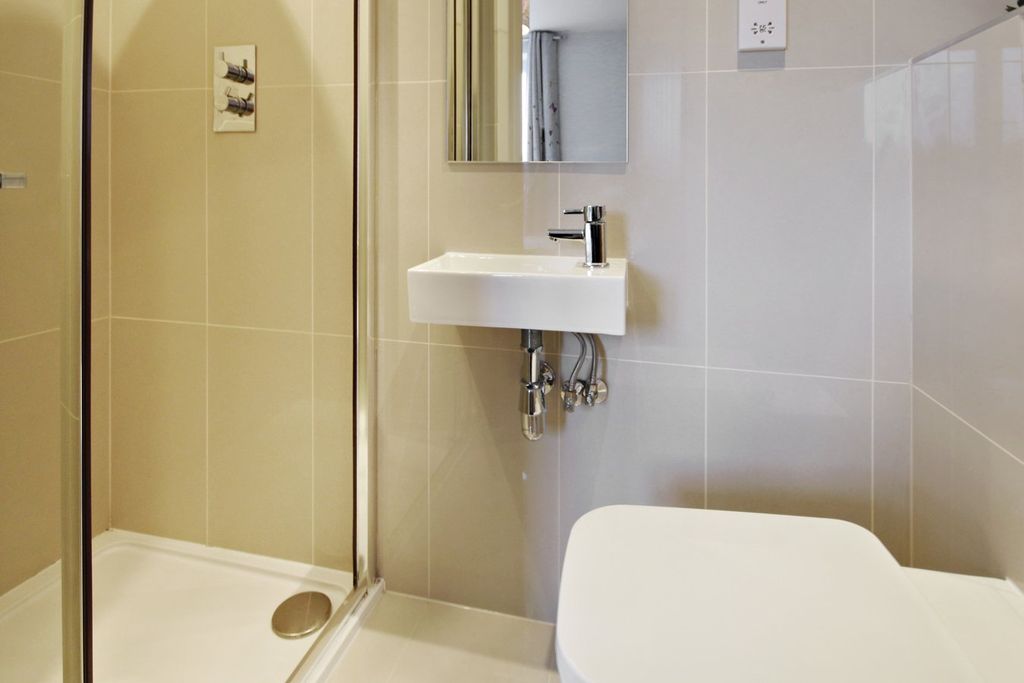 Additional image 7 of 2 bed flat for saleHoltye Avenue, East Grinstead RH19
