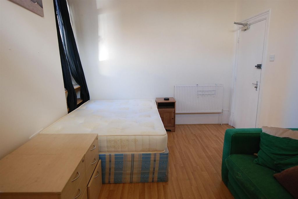Property photo 2 of 4