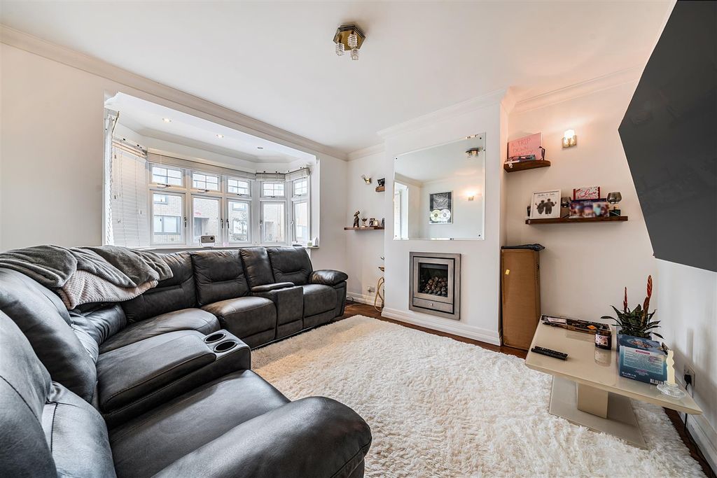 Property photo 3 of 12 1380556-2-691B1724B9737.Jpg