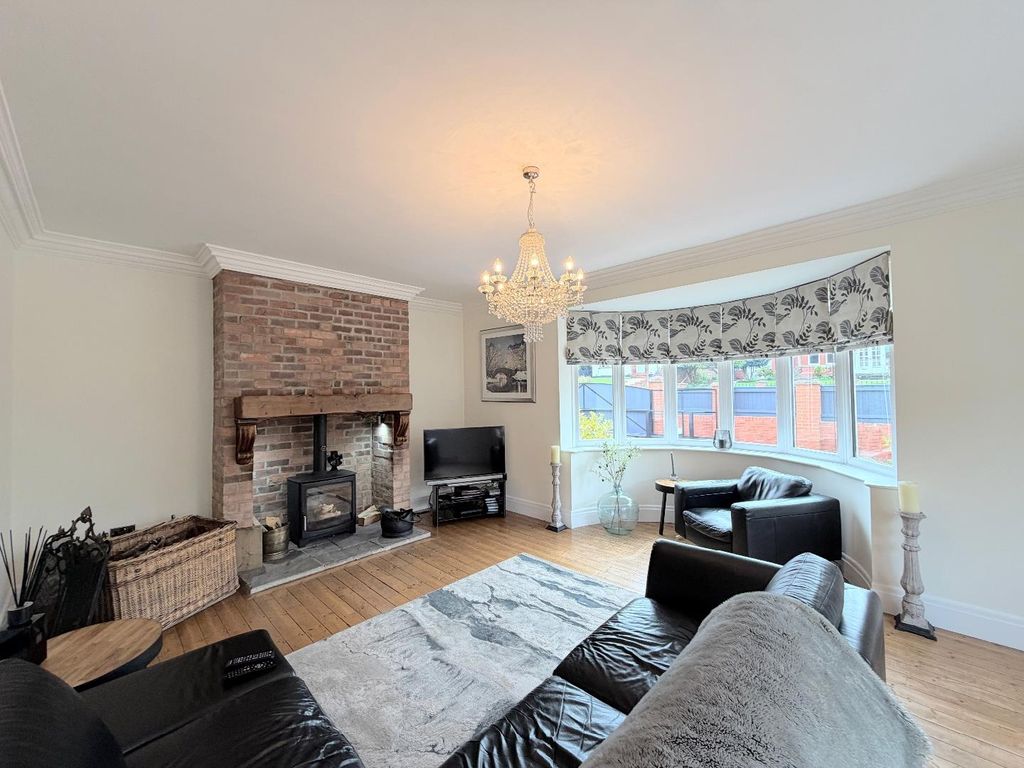 Property photo 3 of 25 Lounge