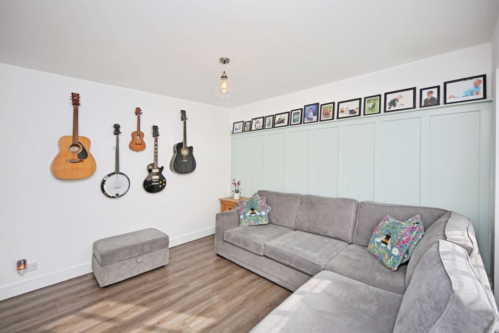 Property photo 3 of 34