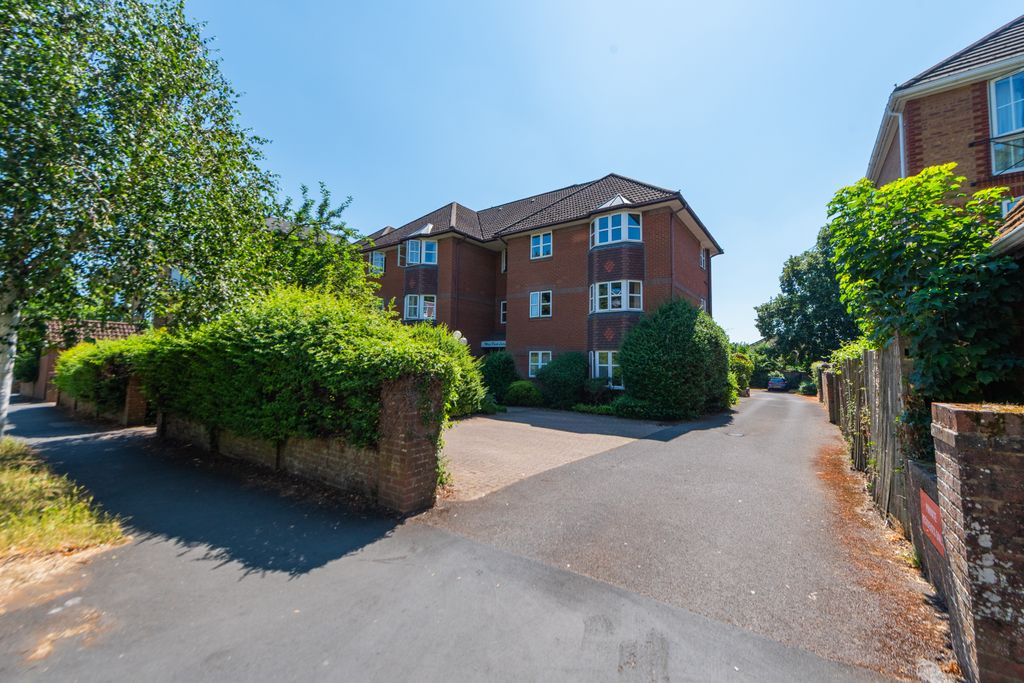 Property photo 1 of 18