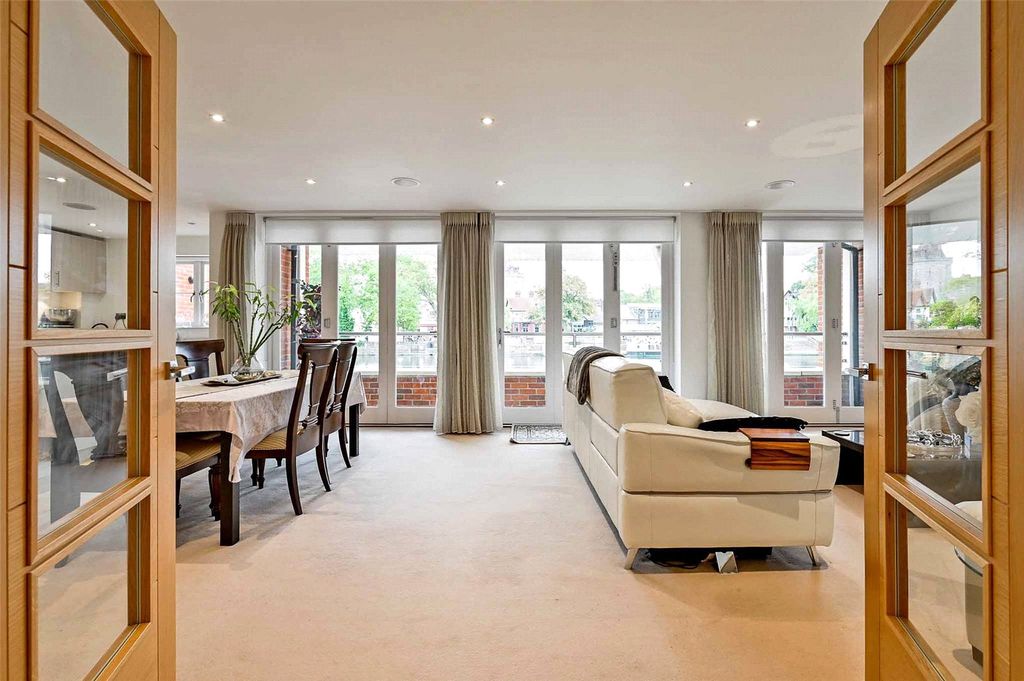 Additional image 7 of 3 bed flat for saleBrocas Street, Eton, Windsor, Berkshire SL4