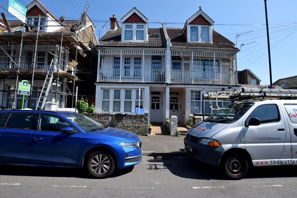 Property photo 1 of 10 (Main)