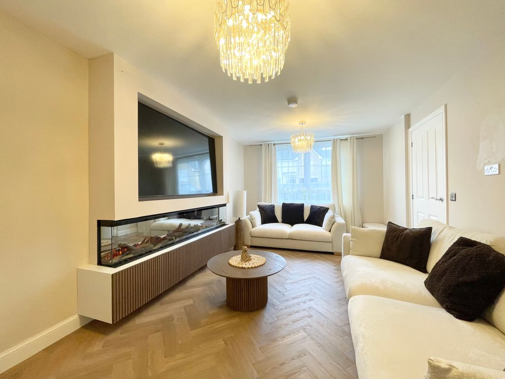 Property photo 2 of 21