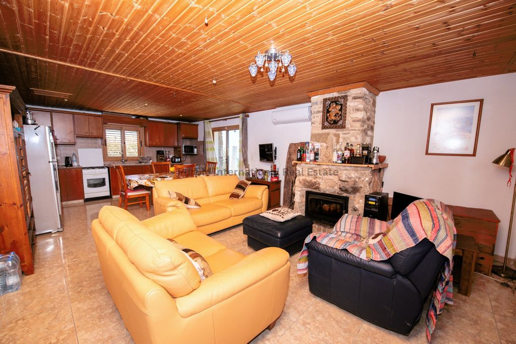 Property photo 3 of 37