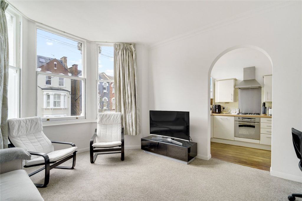 Property photo 2 of 12 Picture No. 21