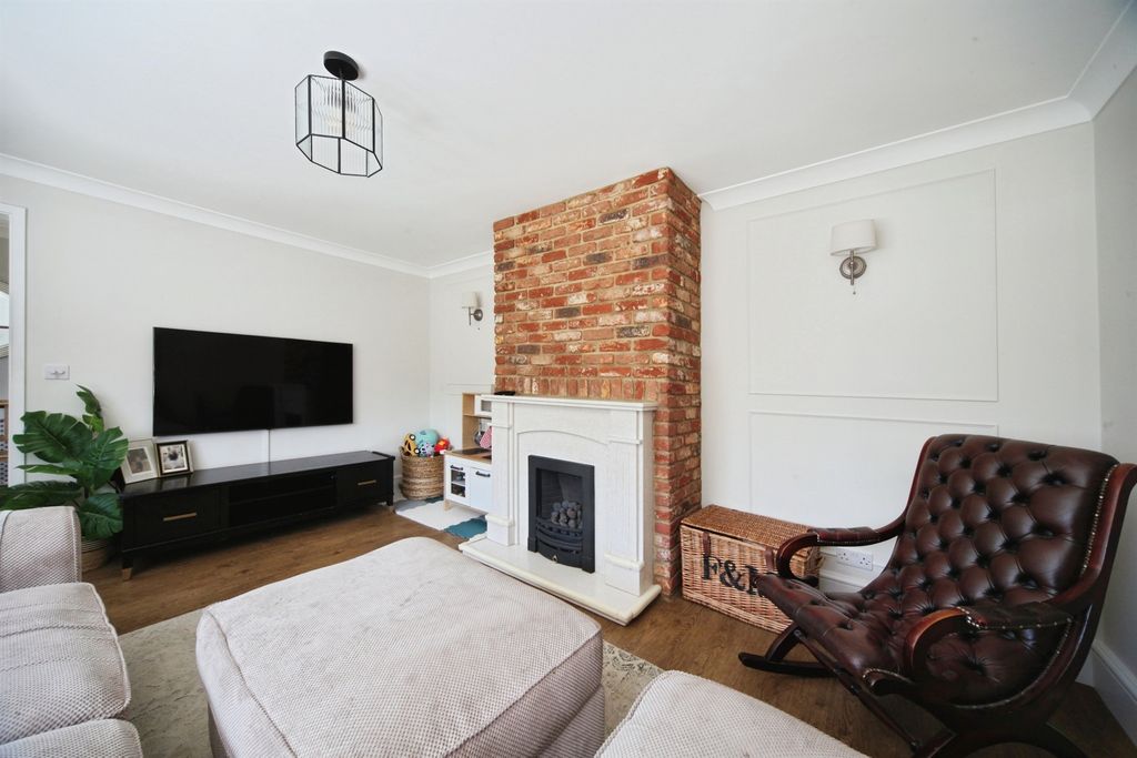 Property photo 3 of 18