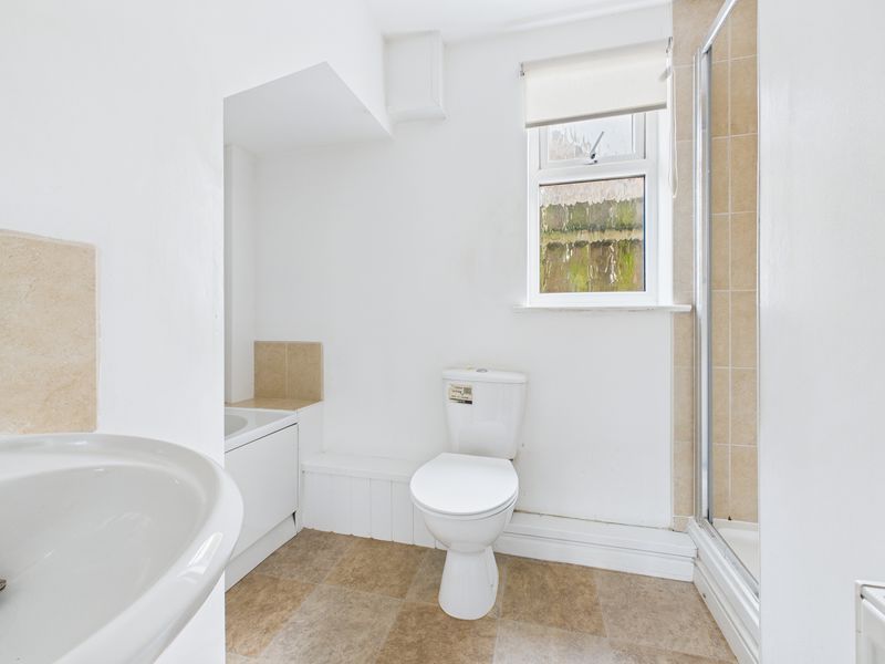 Property photo 3 of 9 Bathroom