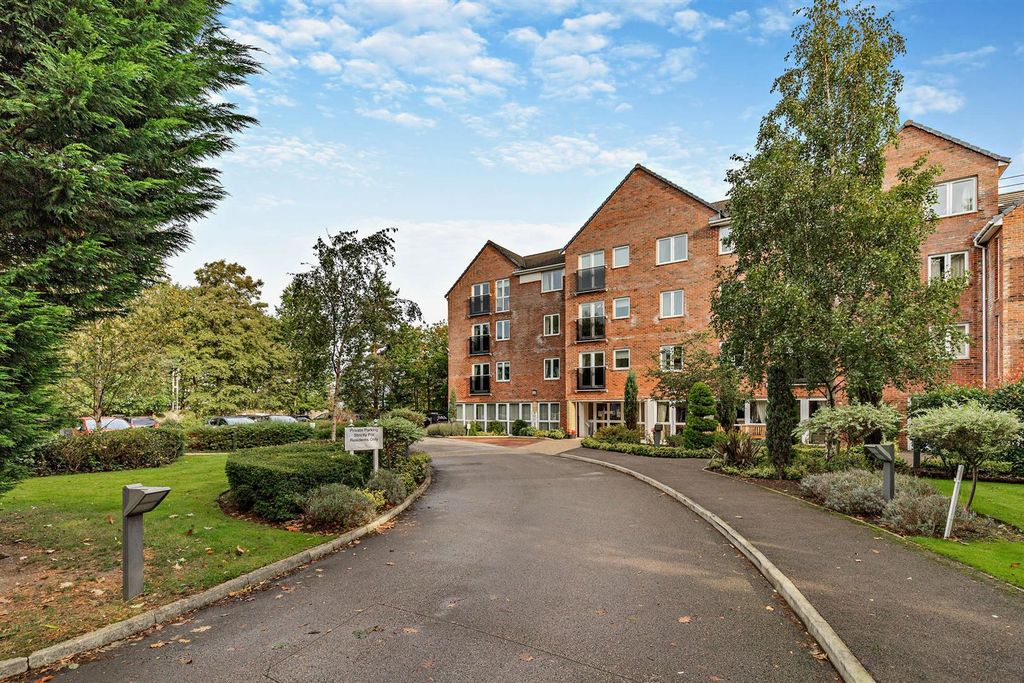 Property photo 1 of 18 8572889-Exterior04-800.Jpg