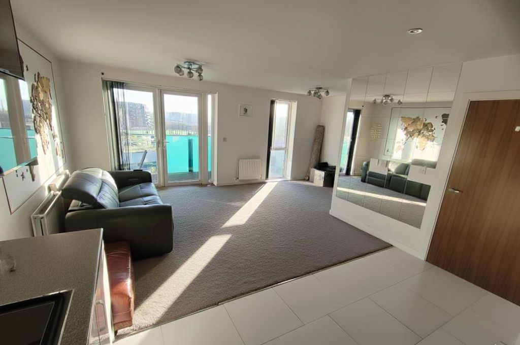 Property photo 3 of 6 Living Room