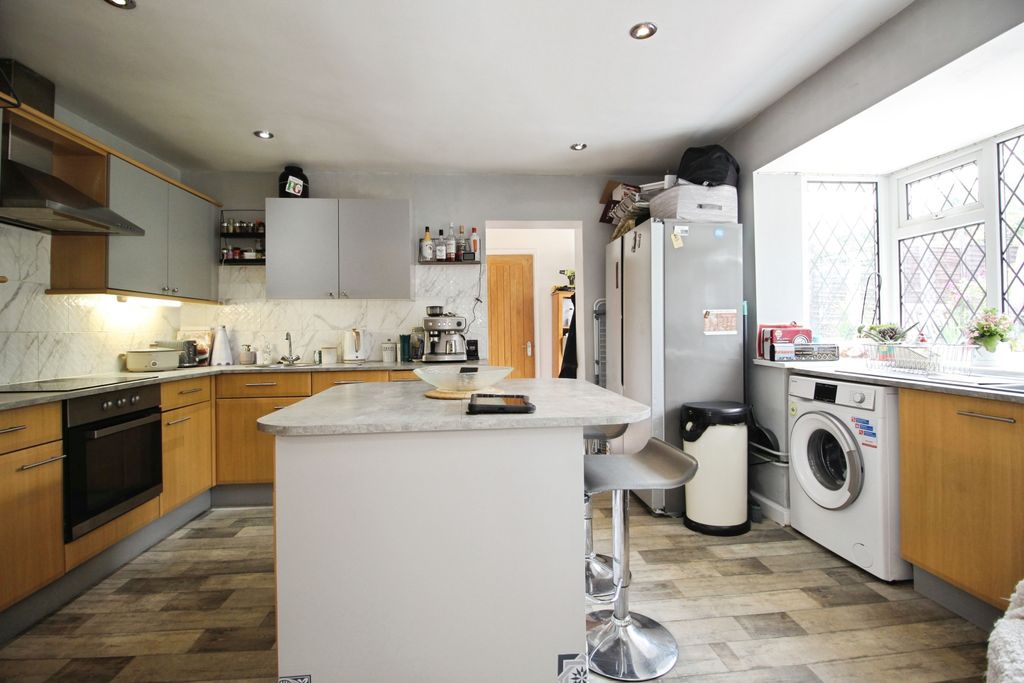 Property photo 1 of 25 Kitchen