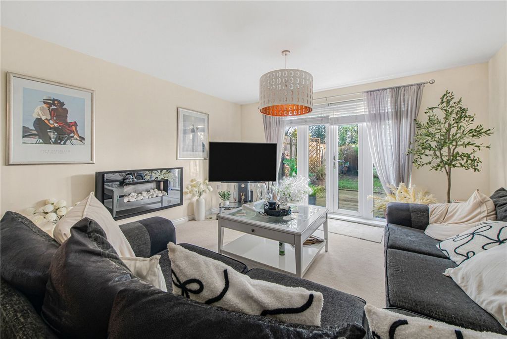 Property photo 2 of 15 Picture No. 21