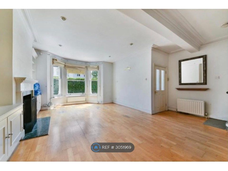 Property photo 2 of 6 Living Room