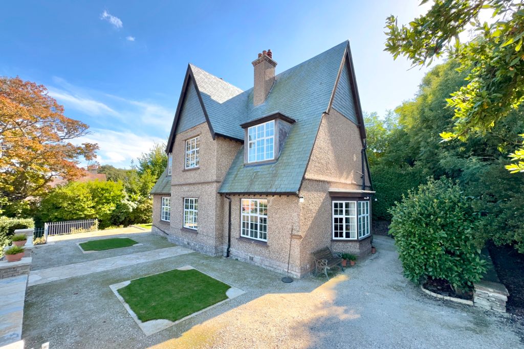 Property photo 3 of 28 Falcon House