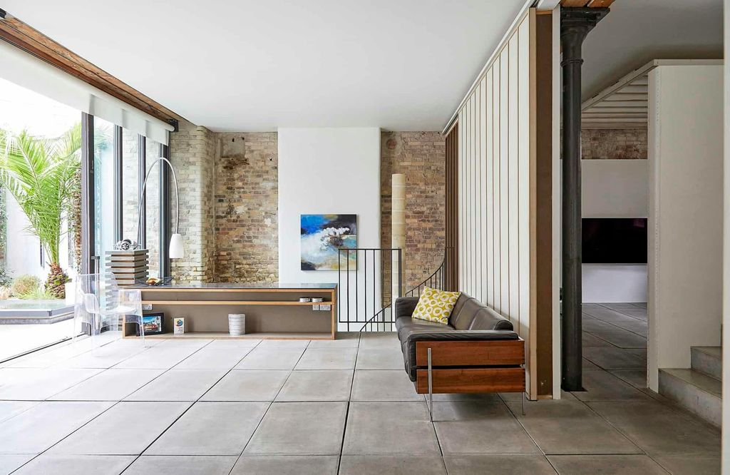 Property photo 1 of 24 Dingleyec1Vlondonhomestlglocation024.Jpg