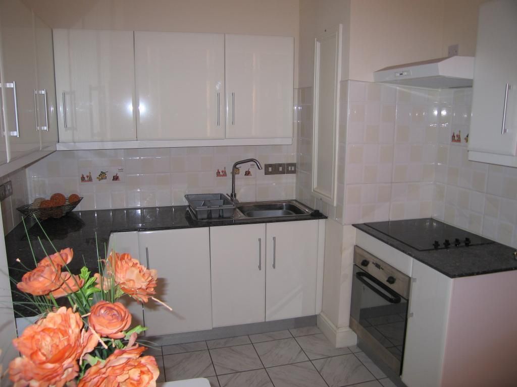 Property photo 1 of 4 Kitchen