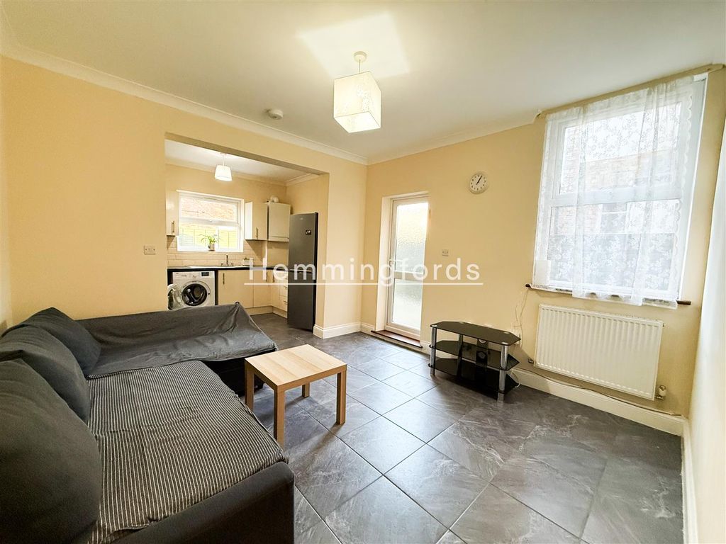 Property photo 2 of 11 Loreen-17.Jpg