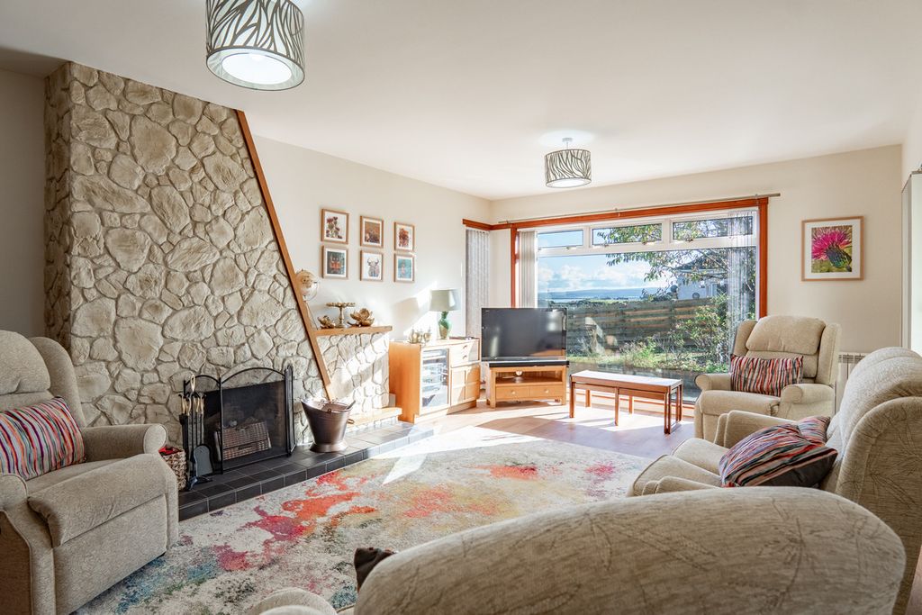 Property photo 3 of 46