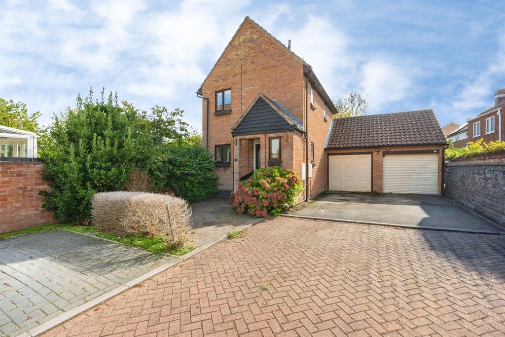 Property photo 1 of 16