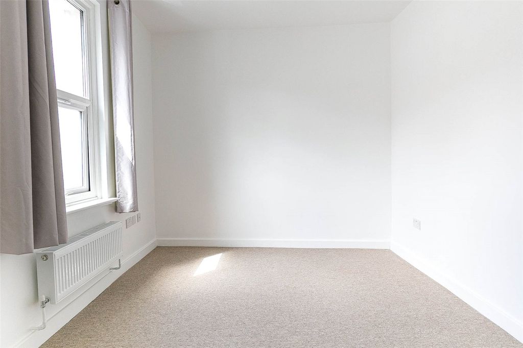 Property photo 2 of 10 Picture No. 20