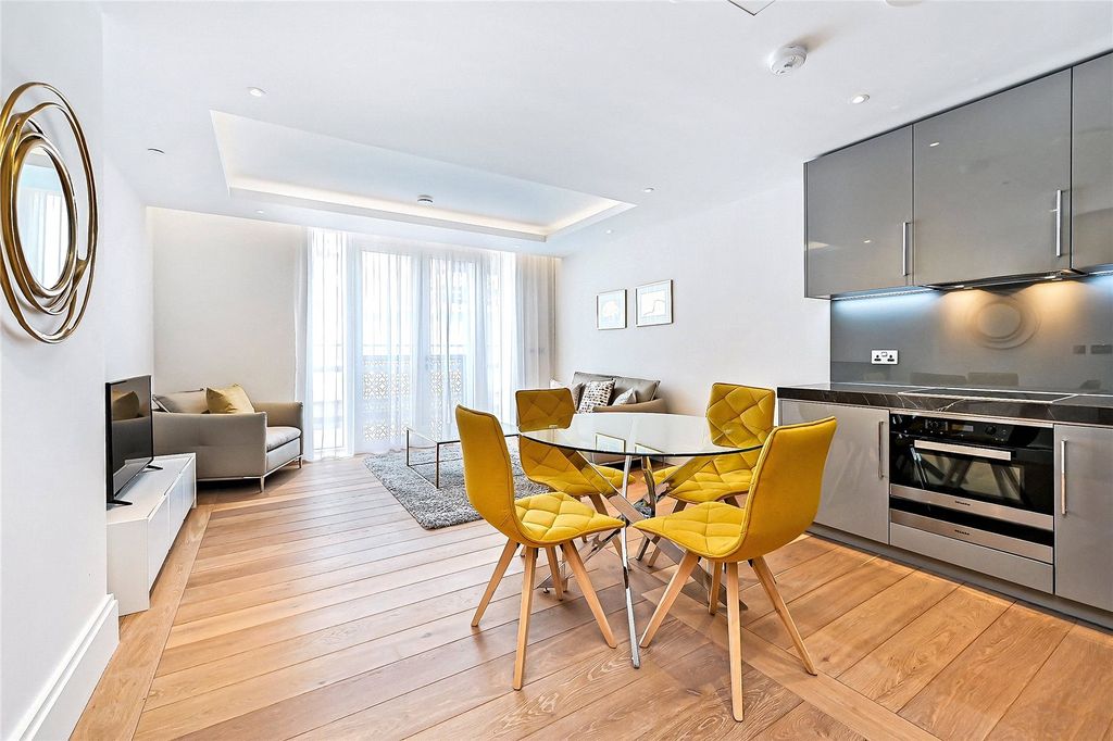 Property photo 1 of 8 Kitchen Diner