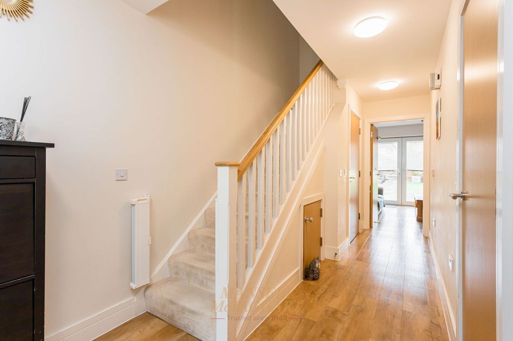 Property photo 3 of 27