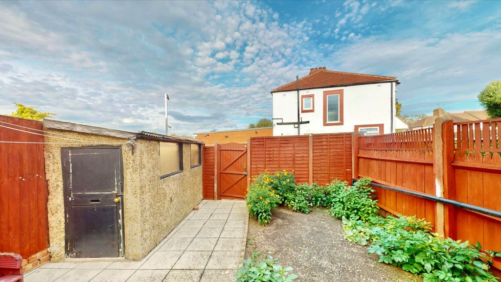 Property photo 2 of 30 Picture No. 31