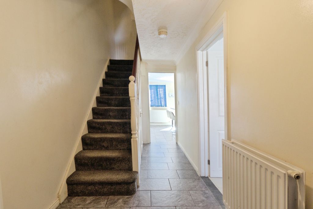 Property photo 3 of 26 Pbox-Img.Jpg