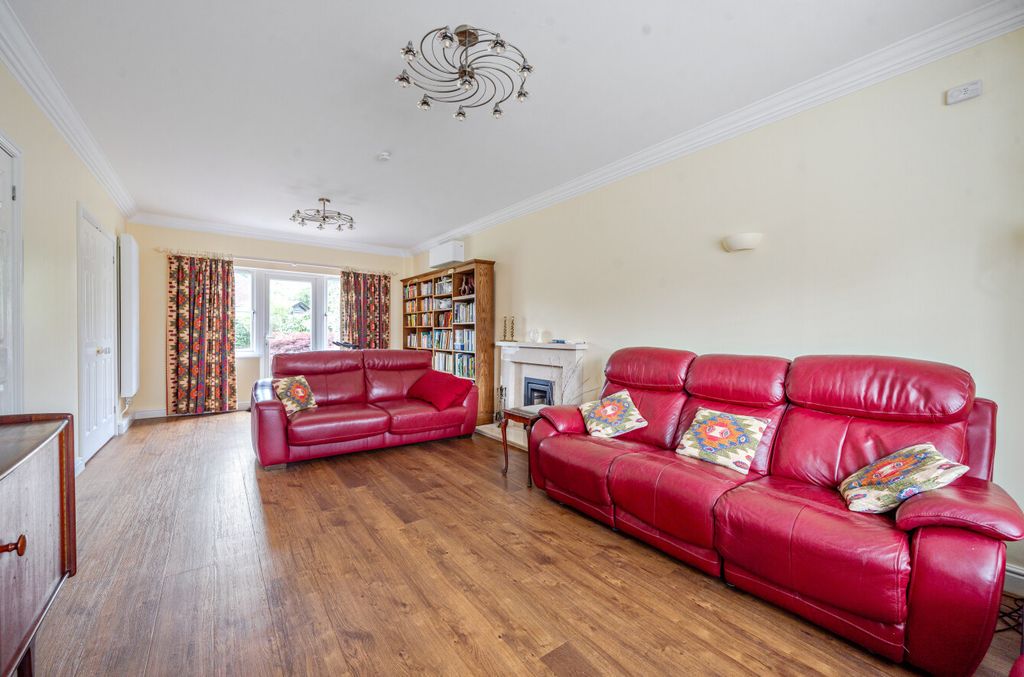 Property photo 3 of 34 1306645-15-684Abb...