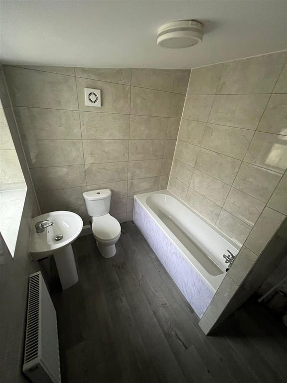 Property photo 3 of 12 2A7F7Cae-5c70-4397-B782-663Ea5E398E3.Jpg