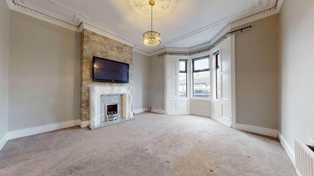 Property photo 2 of 26 4385602