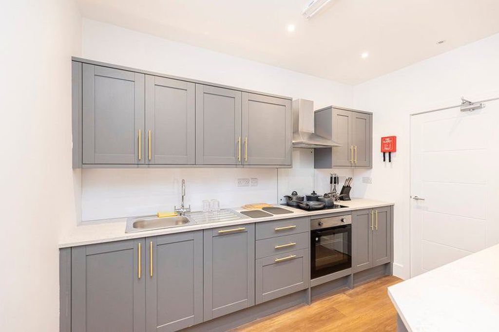 Property photo 3 of 10 Photo 7