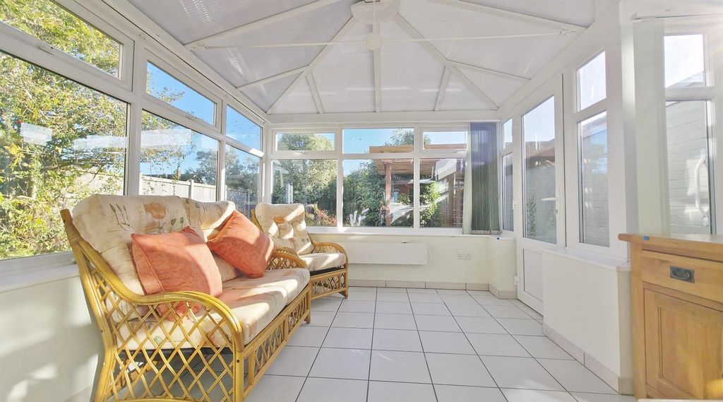 Property photo 2 of 12 Conservatory