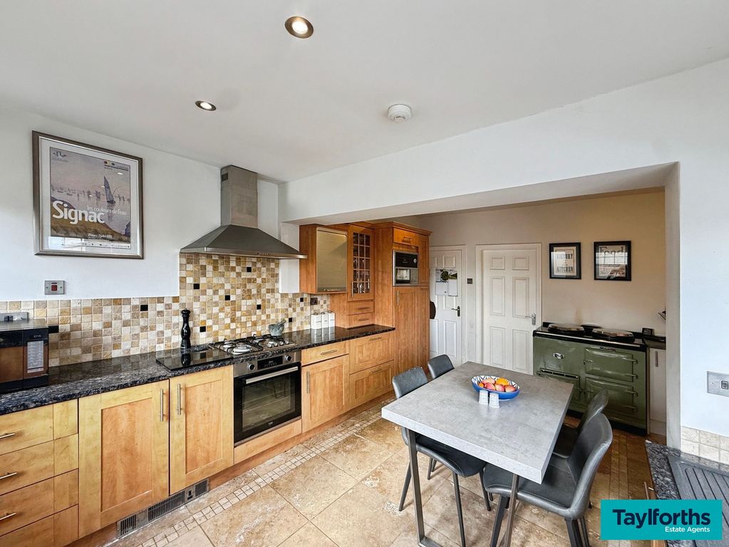 Property photo 3 of 30