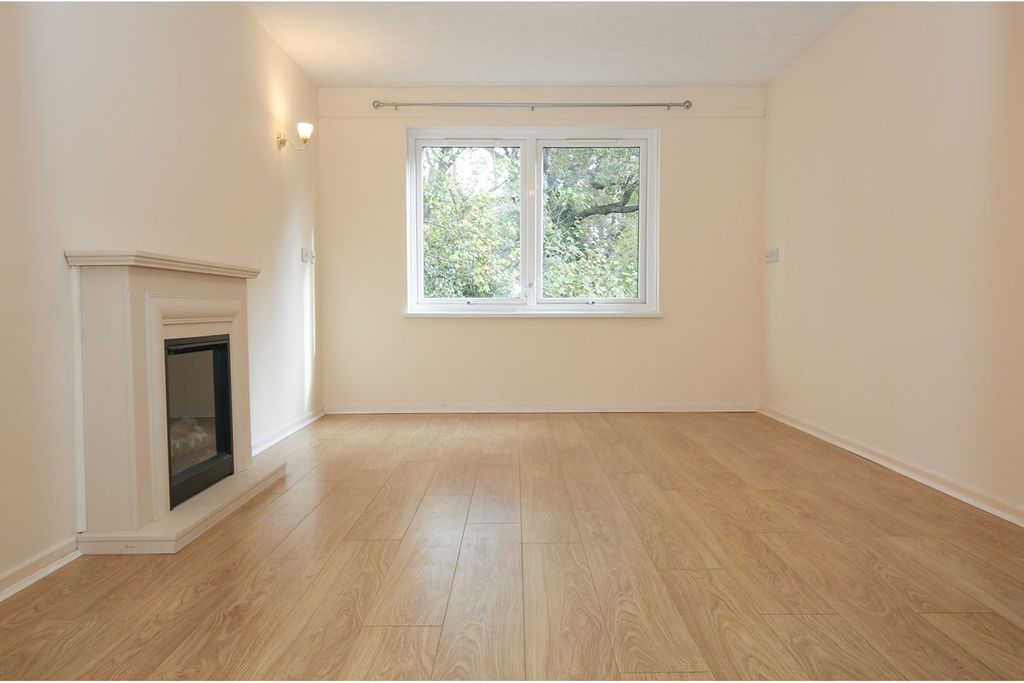 Property photo 3 of 15 Lounge/Dining Room