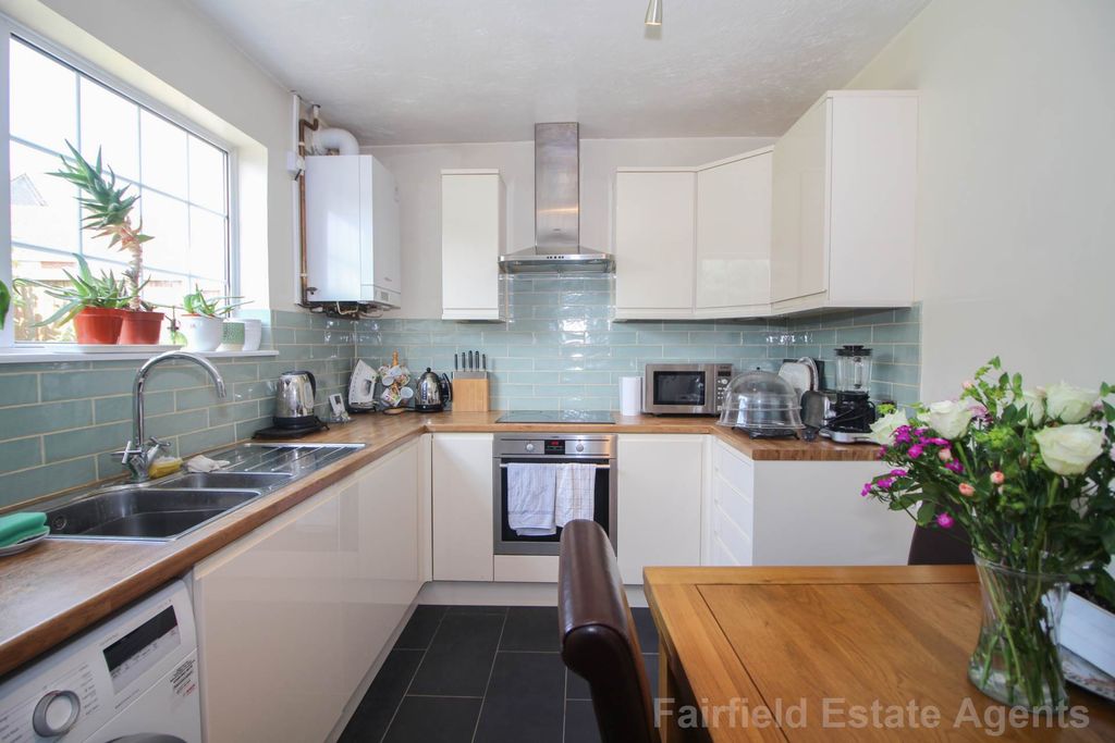 Property photo 3 of 14