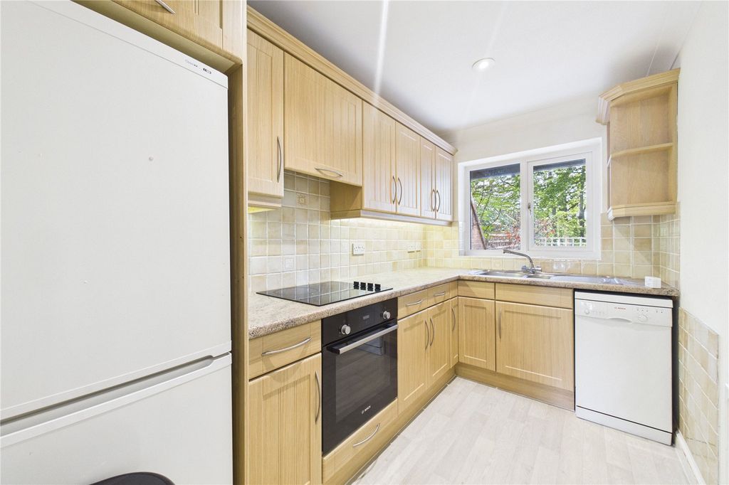 Property photo 3 of 12 Kitchen