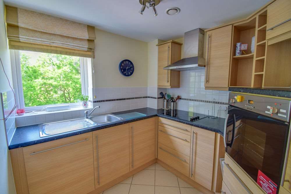 Property photo 3 of 15 Kitchen