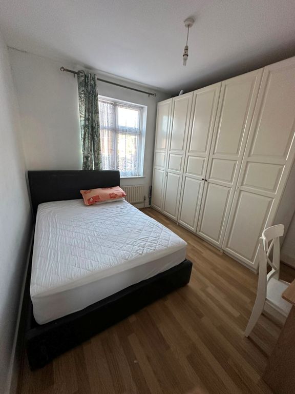Property photo 2 of 6 Bedroom 11