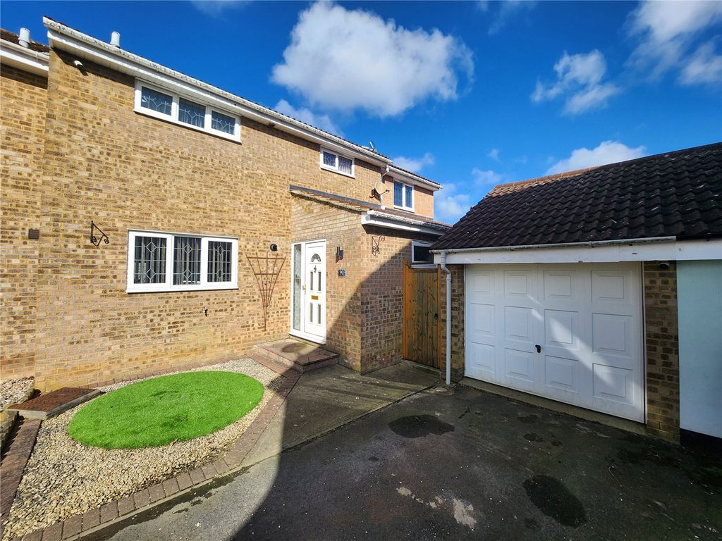 Property photo 1 of 18 External