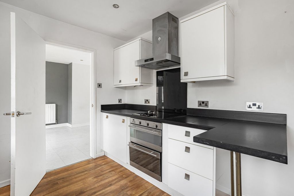 Property photo 2 of 15 Kitchen Breakfast Rm