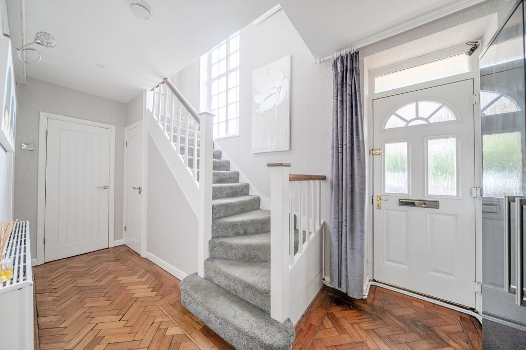 Property photo 2 of 16 1376470-17-690B38...