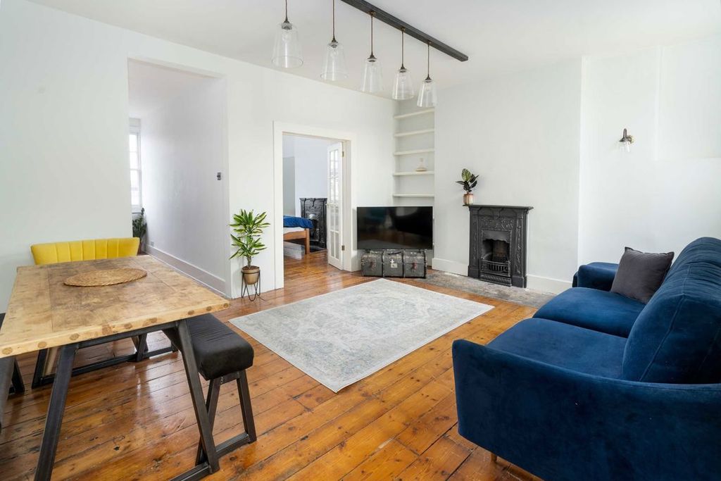 Property photo 3 of 6