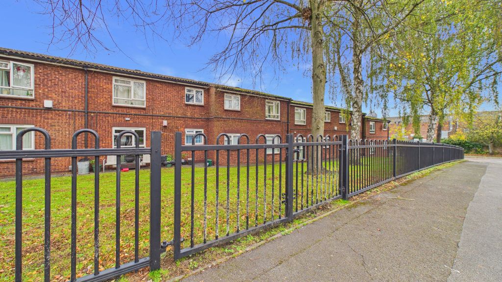 Property photo 1 of 9 5696213