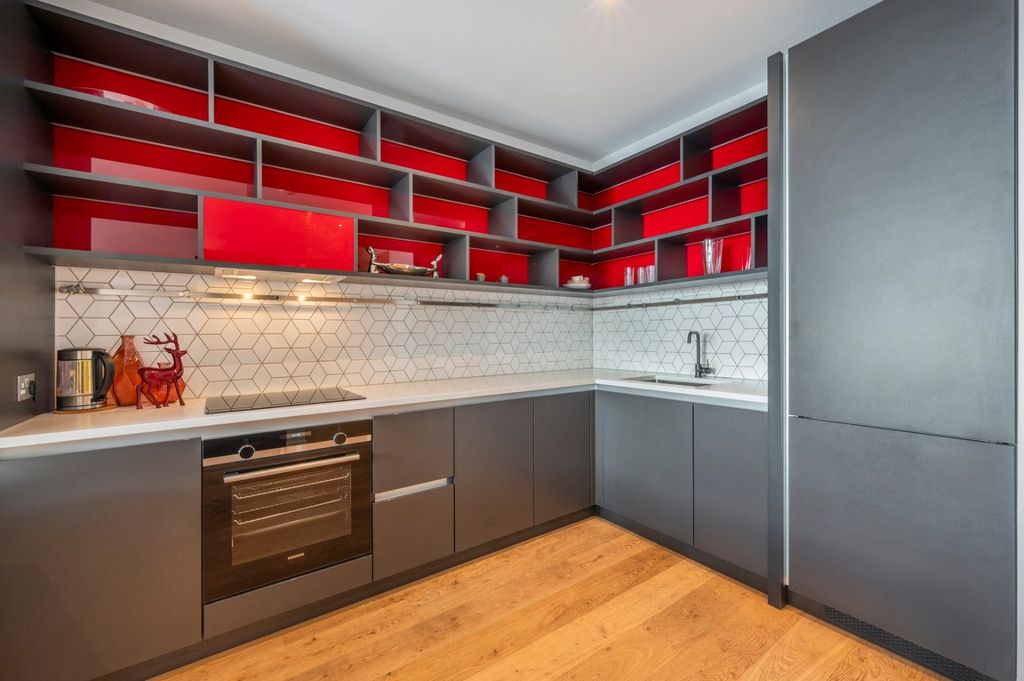 Property photo 3 of 11