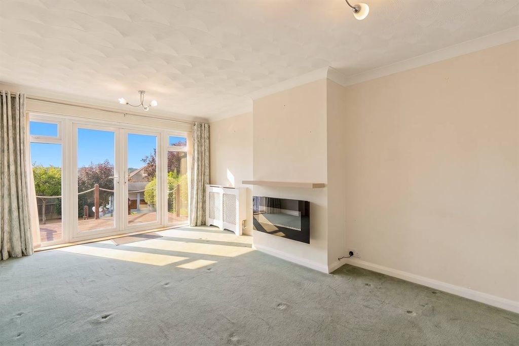 Property photo 3 of 18