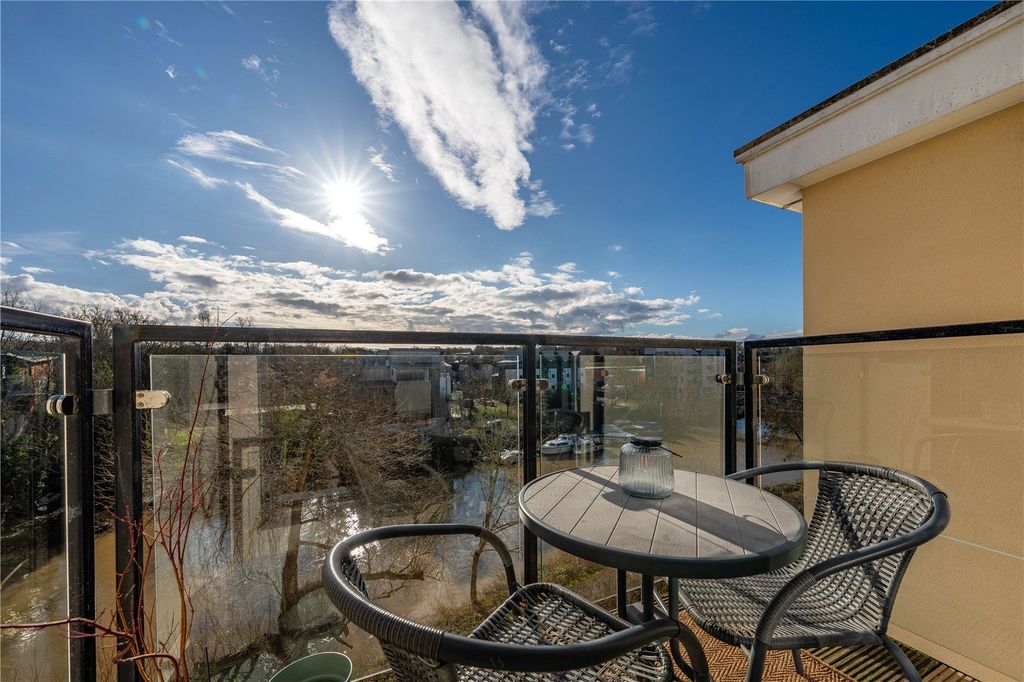 Property photo 2 of 22 External