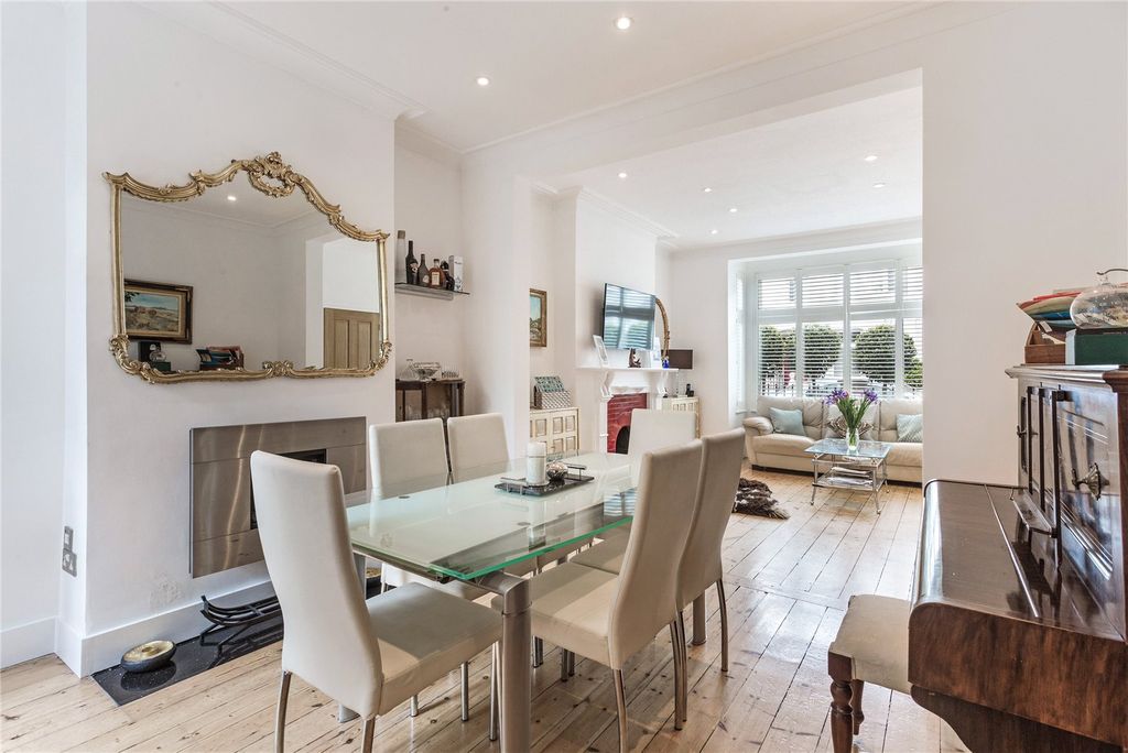 Property photo 3 of 7 Dining Room